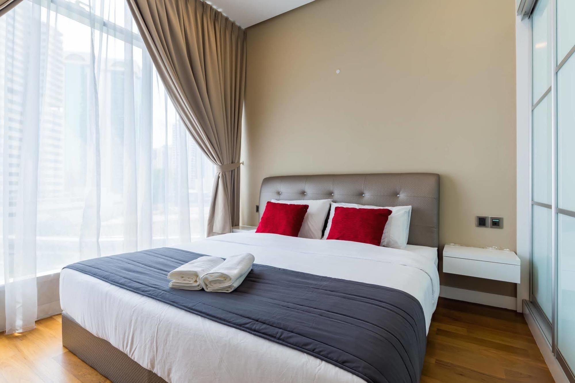 Vipod Suites Klcc Куала-Лумпур Экстерьер фото